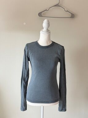 Zara Long Sleeve Crewneck Top in Slate Gray
